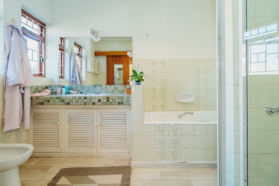 5 Bedroom Property for Sale in Bodorp Western Cape
